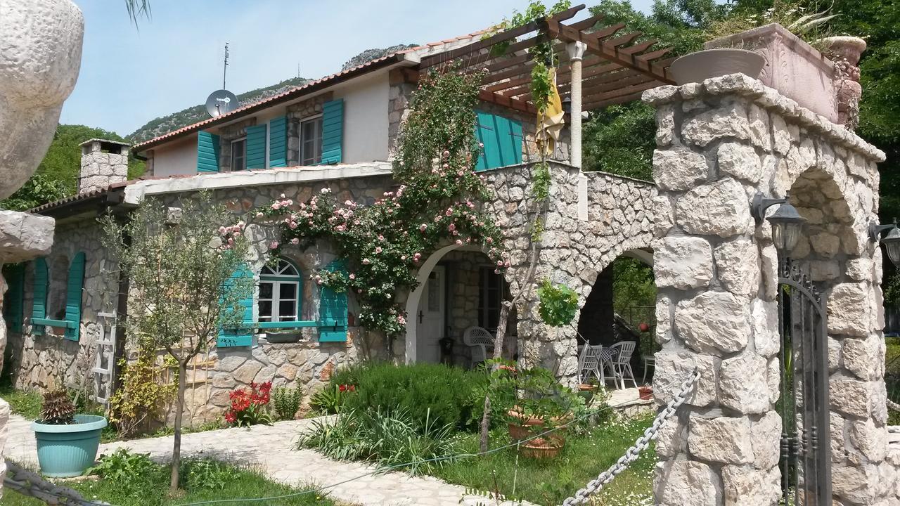 Lake House Puro Dodosi Екстер'єр фото